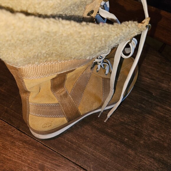 Women's size 9 Timberland boots - Picture 2 of 7